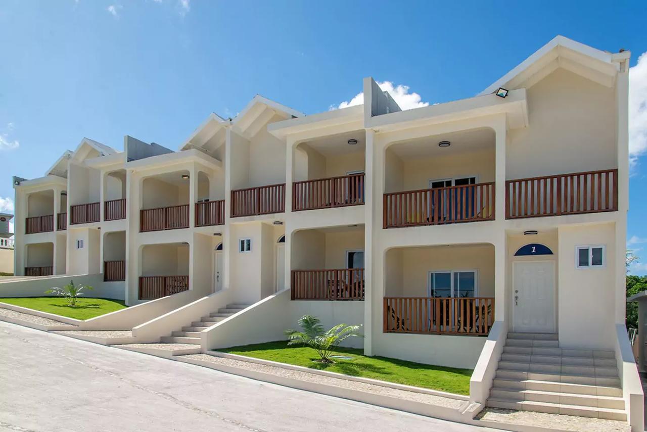 Family Complex Beside Beach W/Pool Montego Bay #1 Exteriör bild